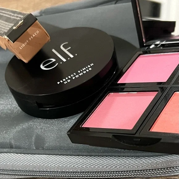 Makeup Brush Set + Case | Makeup Bundle - Picture 7 of 7